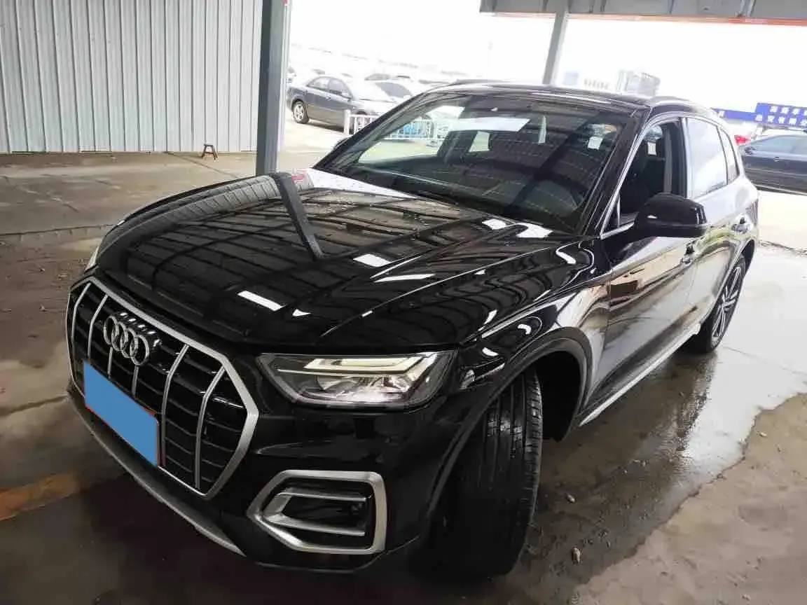 2022 AUDI Q5L view 1