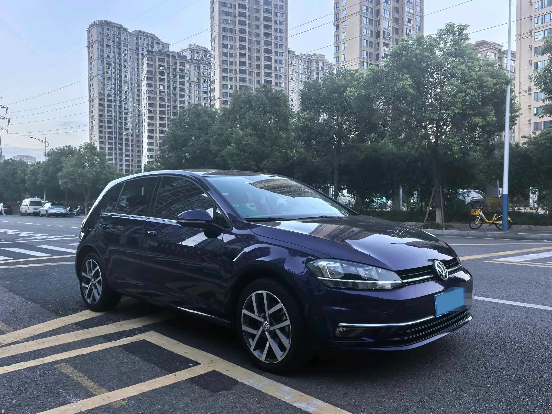 2018 VOLKSWAGEN GOLF thumbnail 3