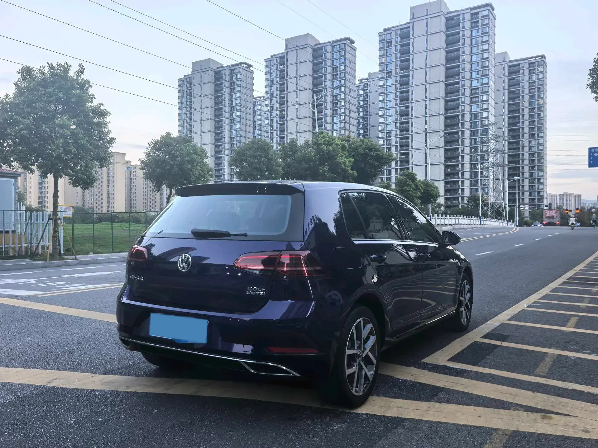 2018 VOLKSWAGEN GOLF thumbnail 4