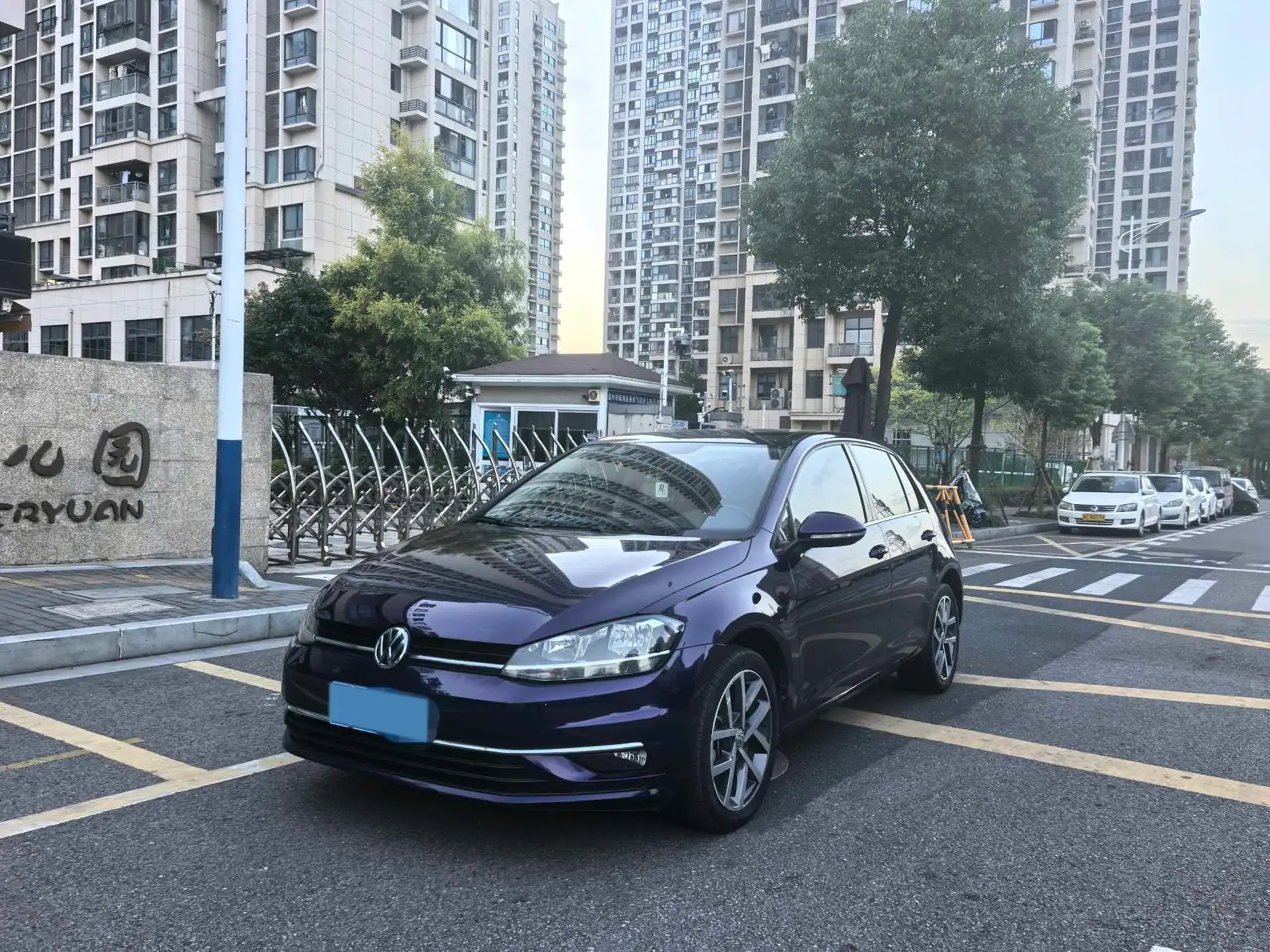 2018 VOLKSWAGEN GOLF view 1