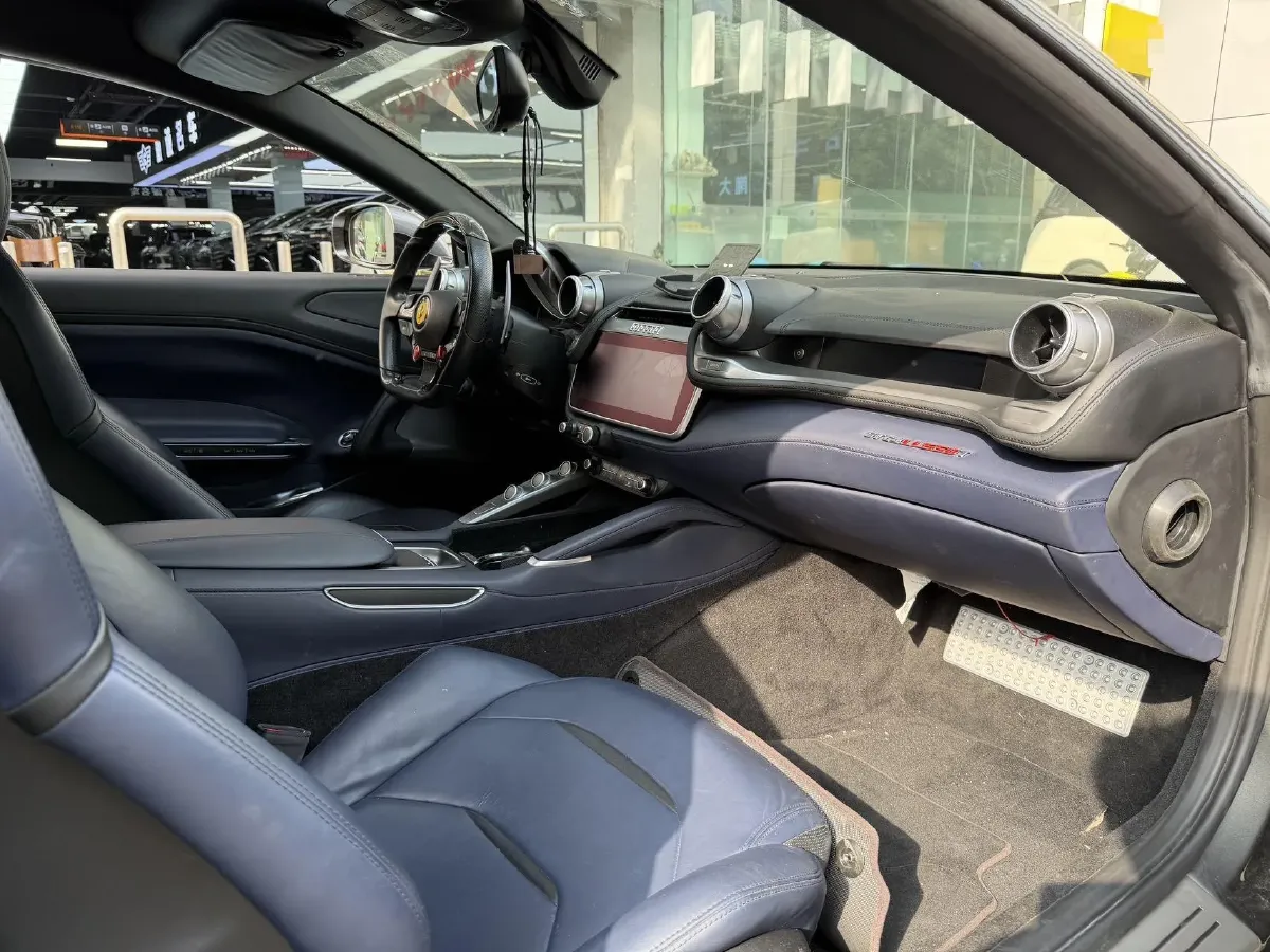 2017 Ferrari GTC4 Lusso 3.9T 609HP V8 7DCT,autocango,china used car exporter,china ev exporter,chinese used car exporter,chinese used ev exporter