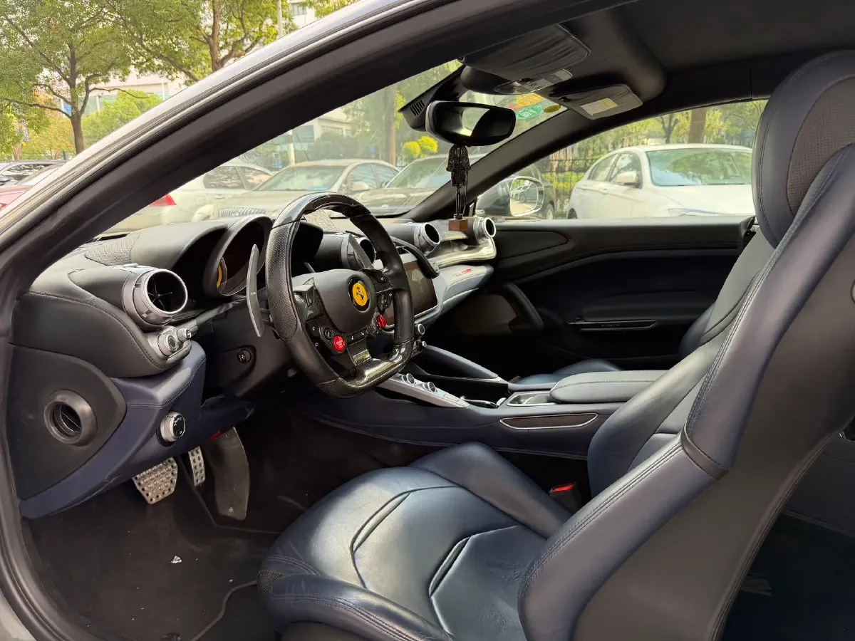 2017 Ferrari GTC4 Lusso 3.9T 609HP V8 7DCT,autocango,china used car exporter,china ev exporter,chinese used car exporter,chinese used ev exporter