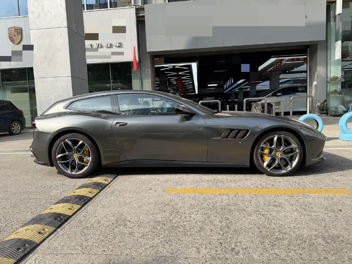 2017 Ferrari GTC4 Lusso 3.9T 609HP V8 7DCT,autocango,china used car exporter,china ev exporter,chinese used car exporter,chinese used ev exporter