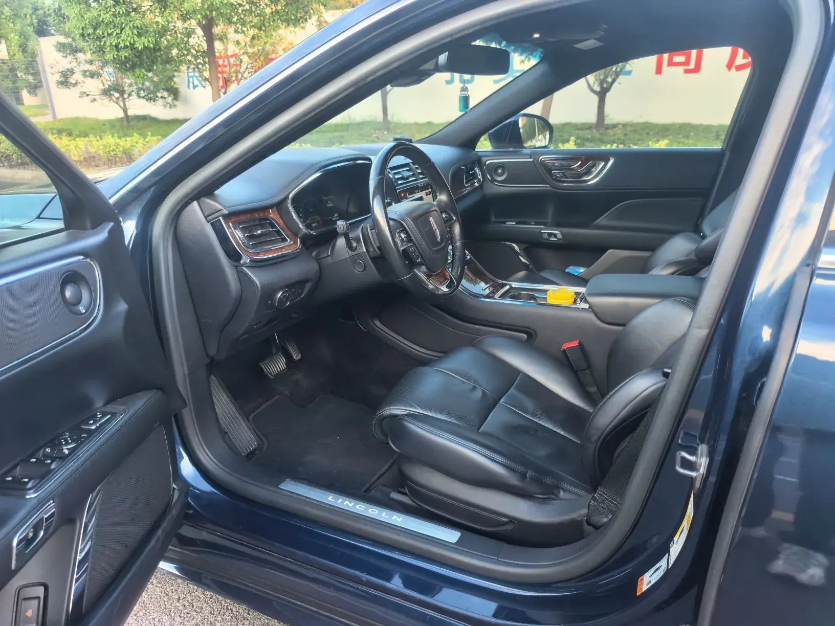 2017 LINCOLN CONTINENTAL thumbnail 2