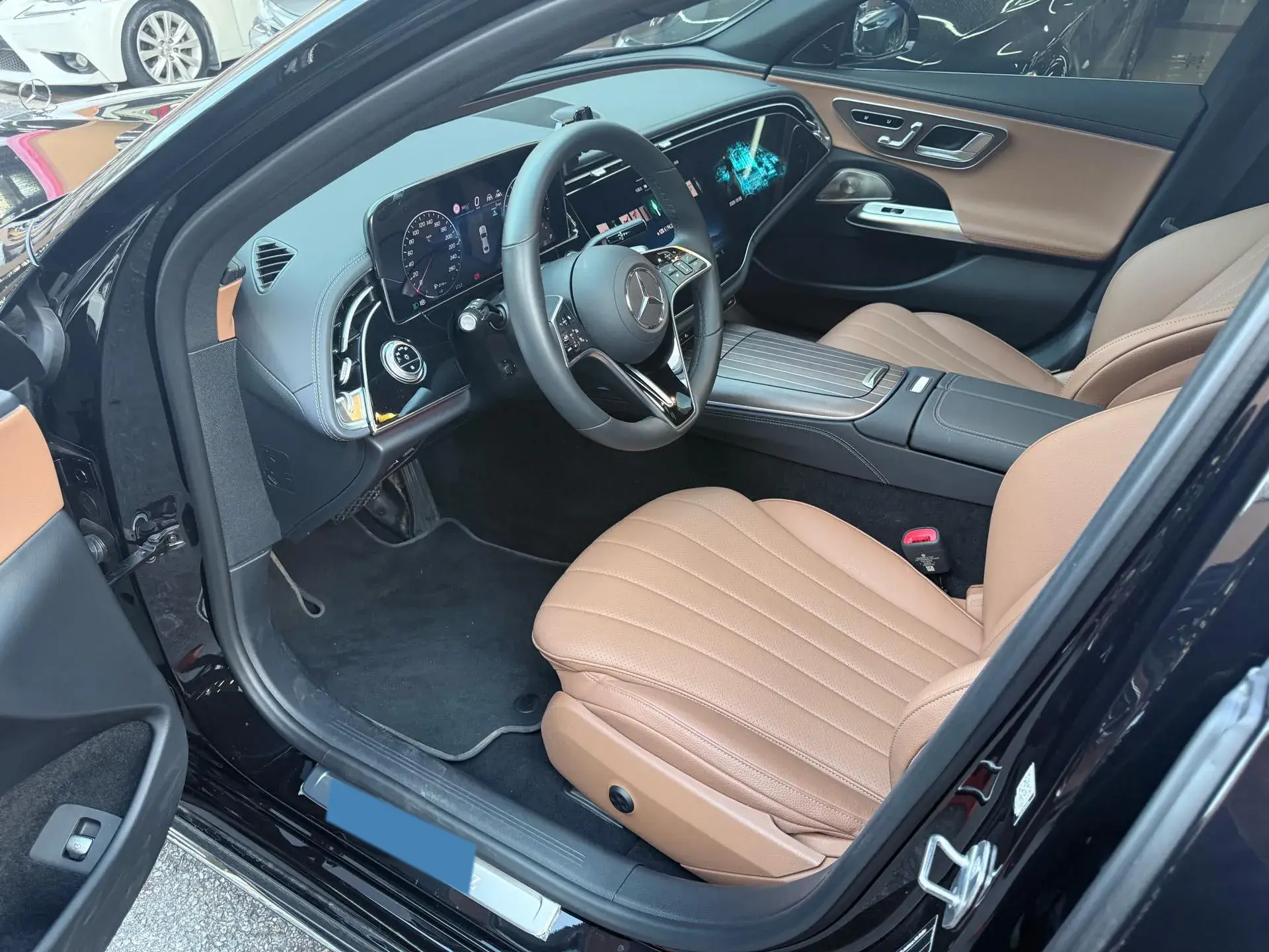 2025 MERCEDES-BENZ E thumbnail 3