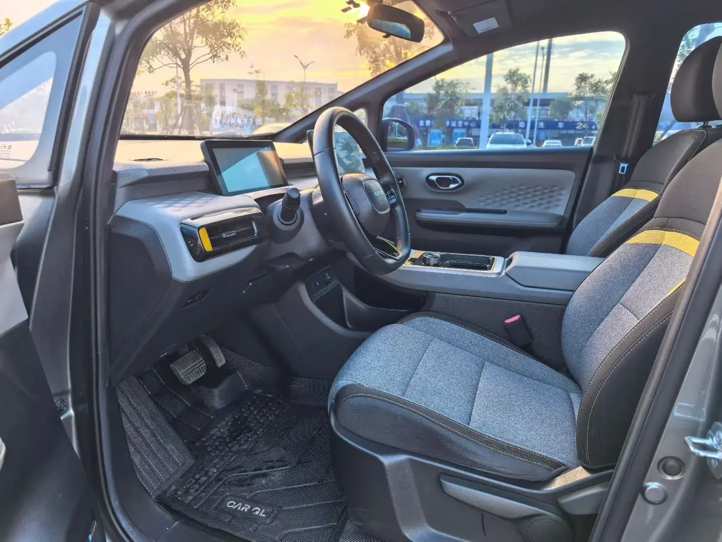 2022 AION Y thumbnail 4