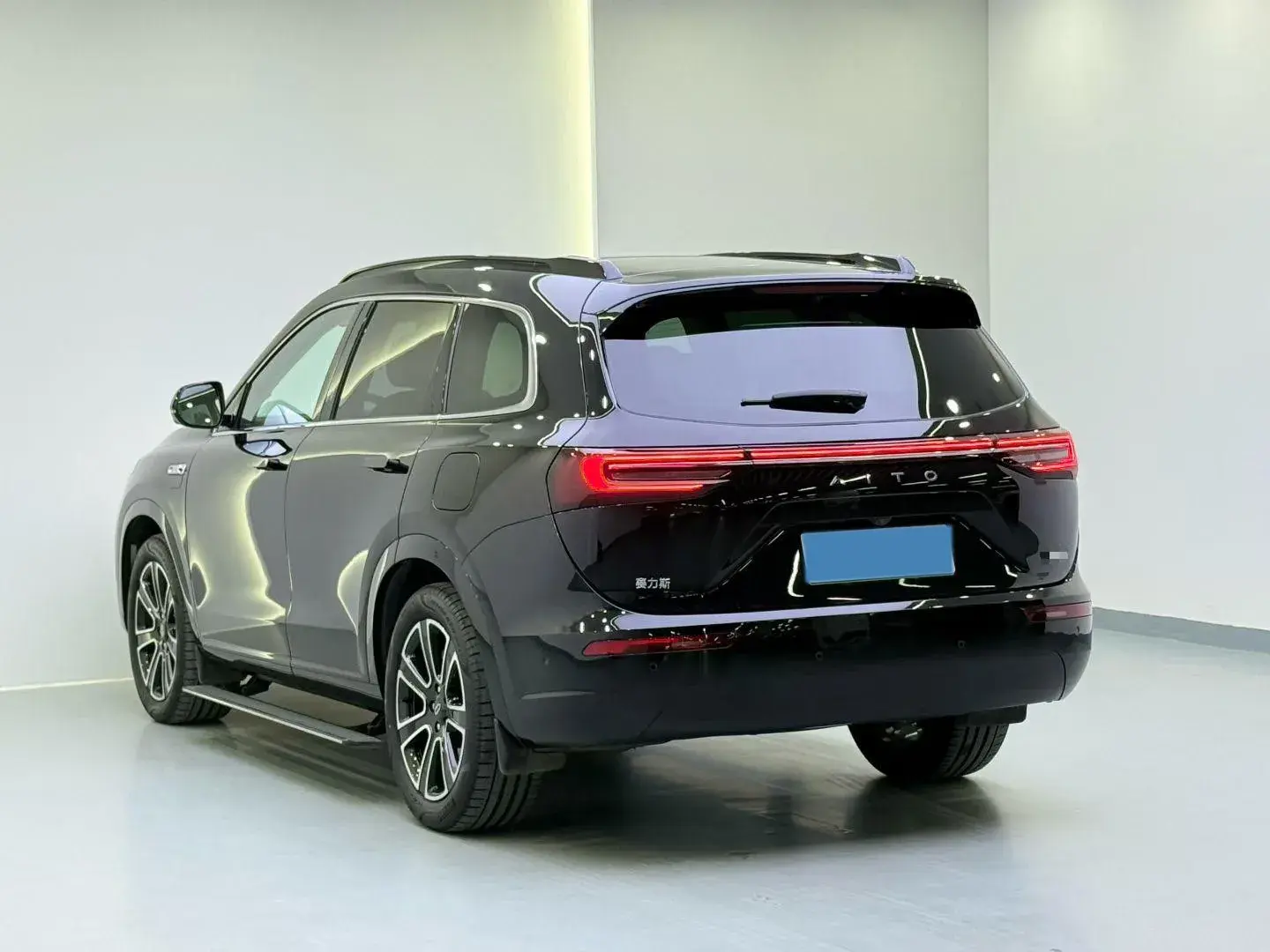 2024 AITO AITO thumbnail 4