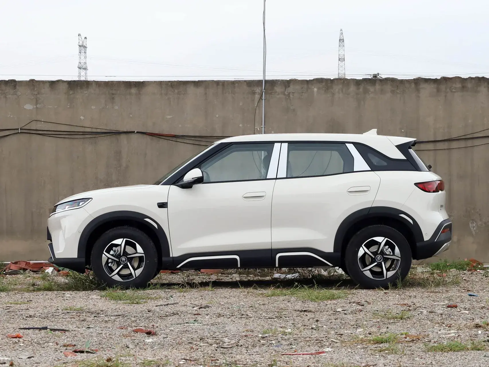 2025 BYD YUANUP thumbnail 4