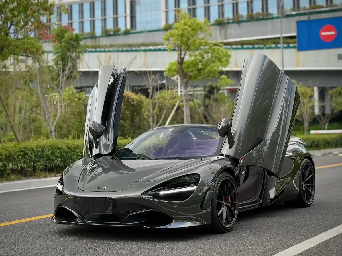 2019 McLaren 720S 4.0T 720HP V8 7DCT