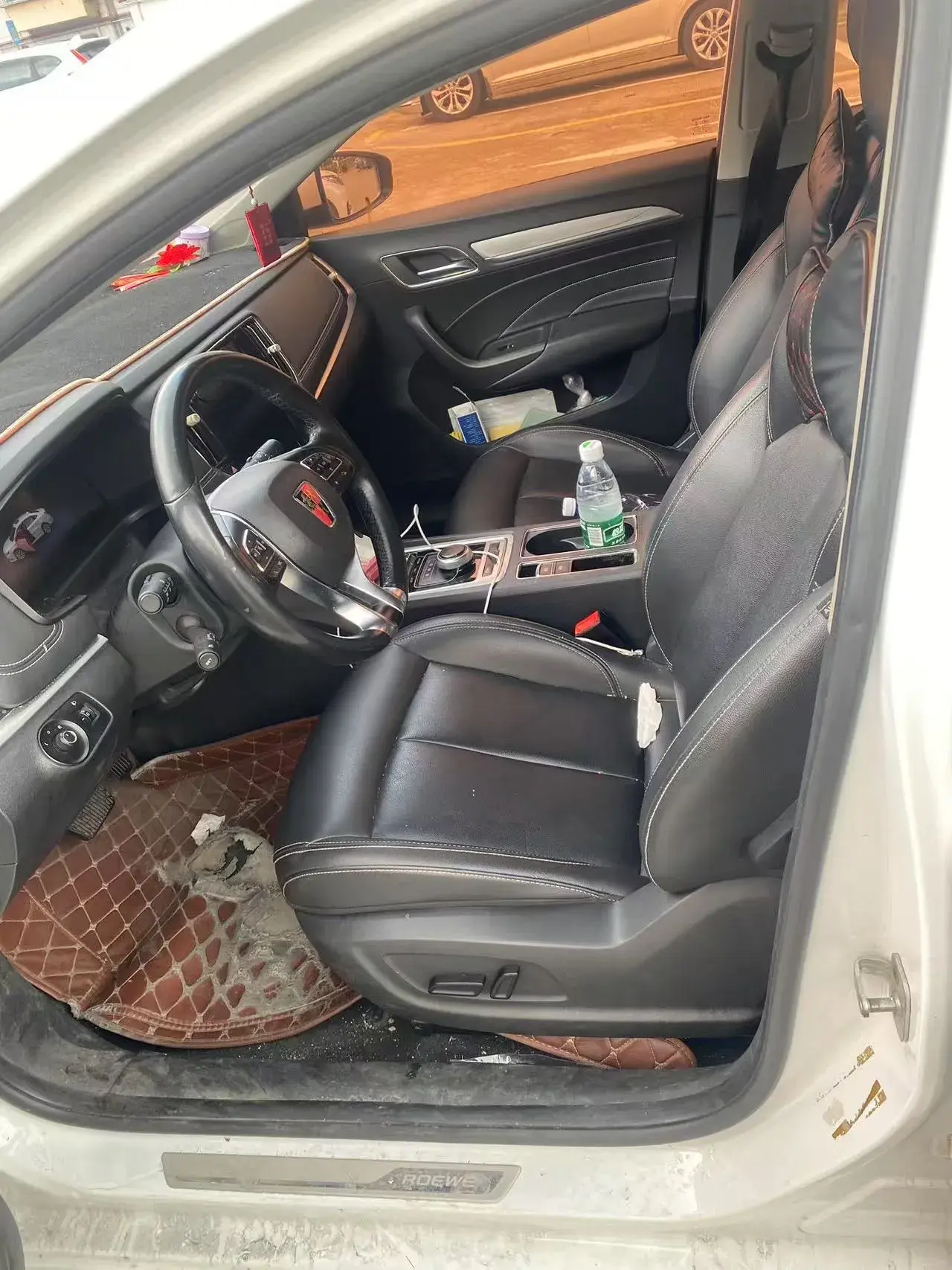 2017 ROEWE I6 thumbnail 4