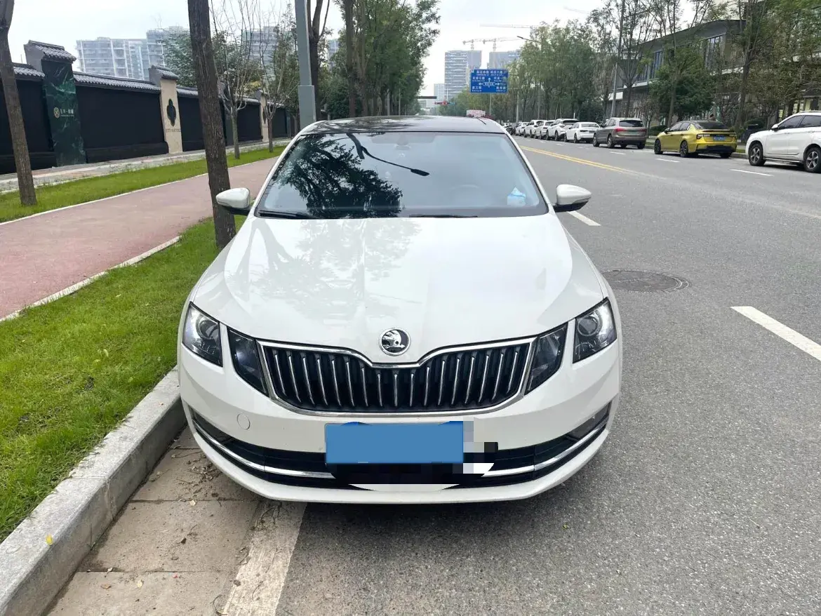 2018 SKODA OCTAVIA thumbnail 2