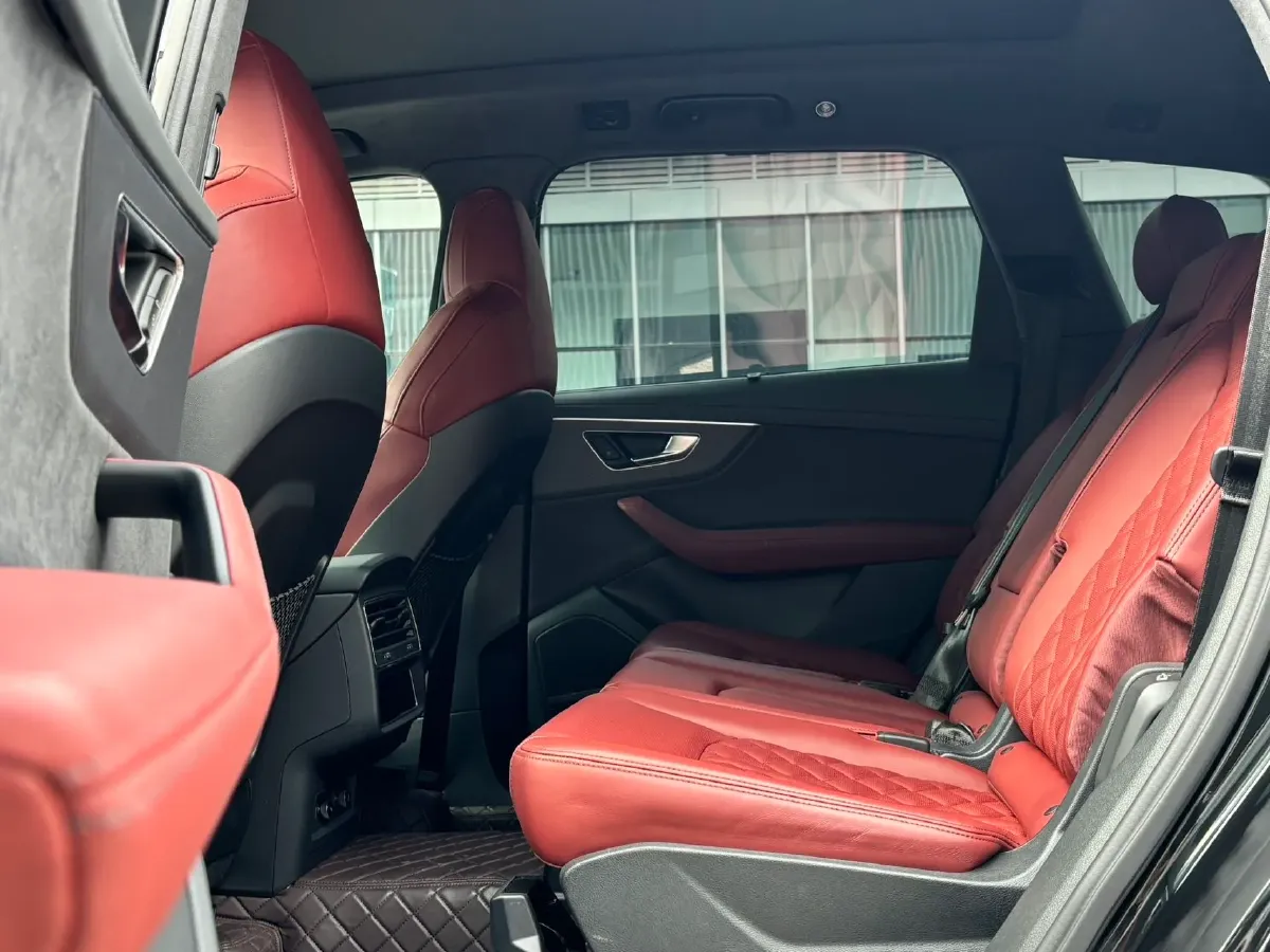 2024 Audi SQ7 4.0T 507HP V8 8AT,autocango,china used car exporter,china ev exporter,chinese used car exporter,chinese used ev exporter