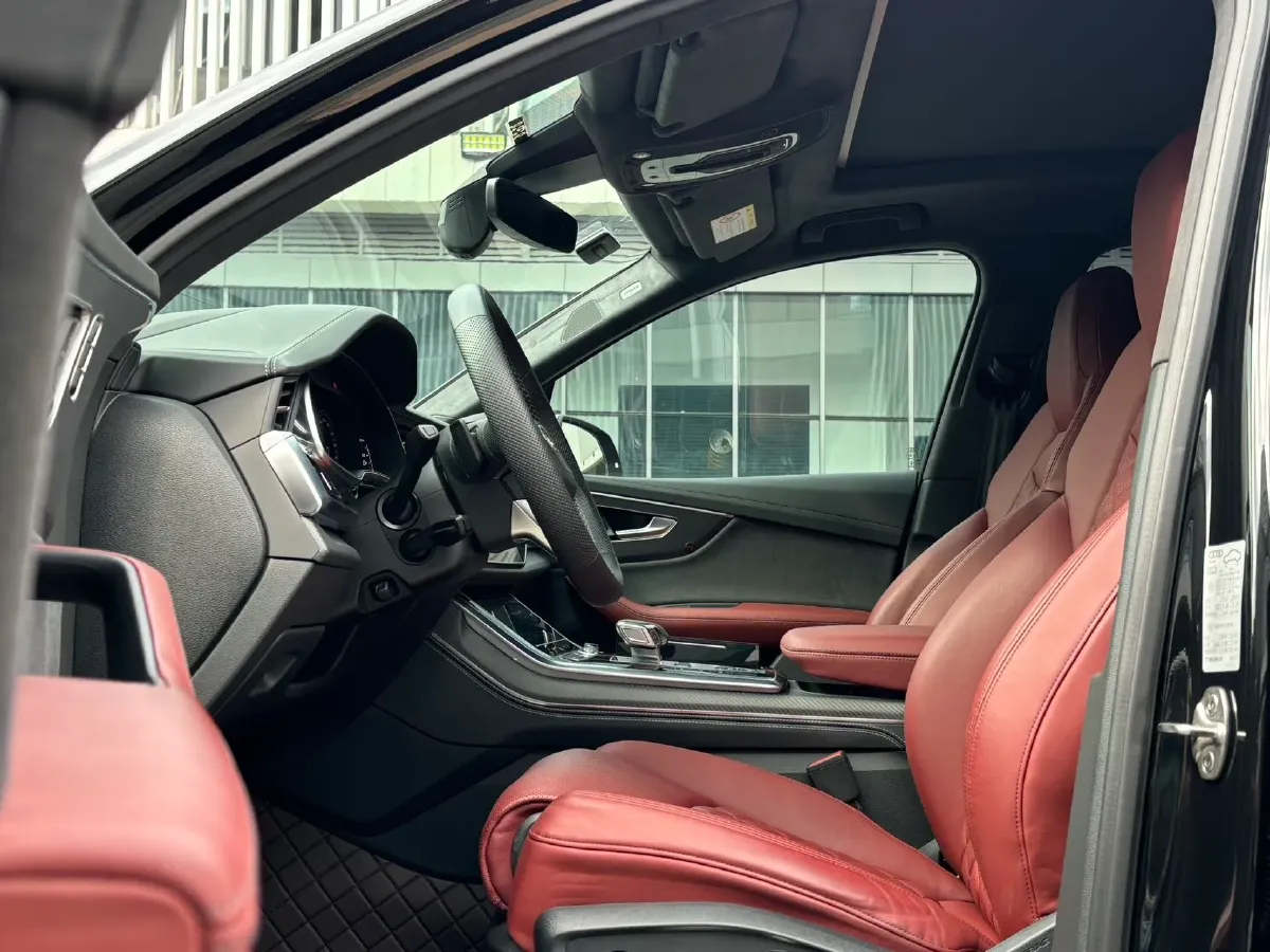 2024 Audi SQ7 4.0T 507HP V8 8AT,autocango,china used car exporter,china ev exporter,chinese used car exporter,chinese used ev exporter