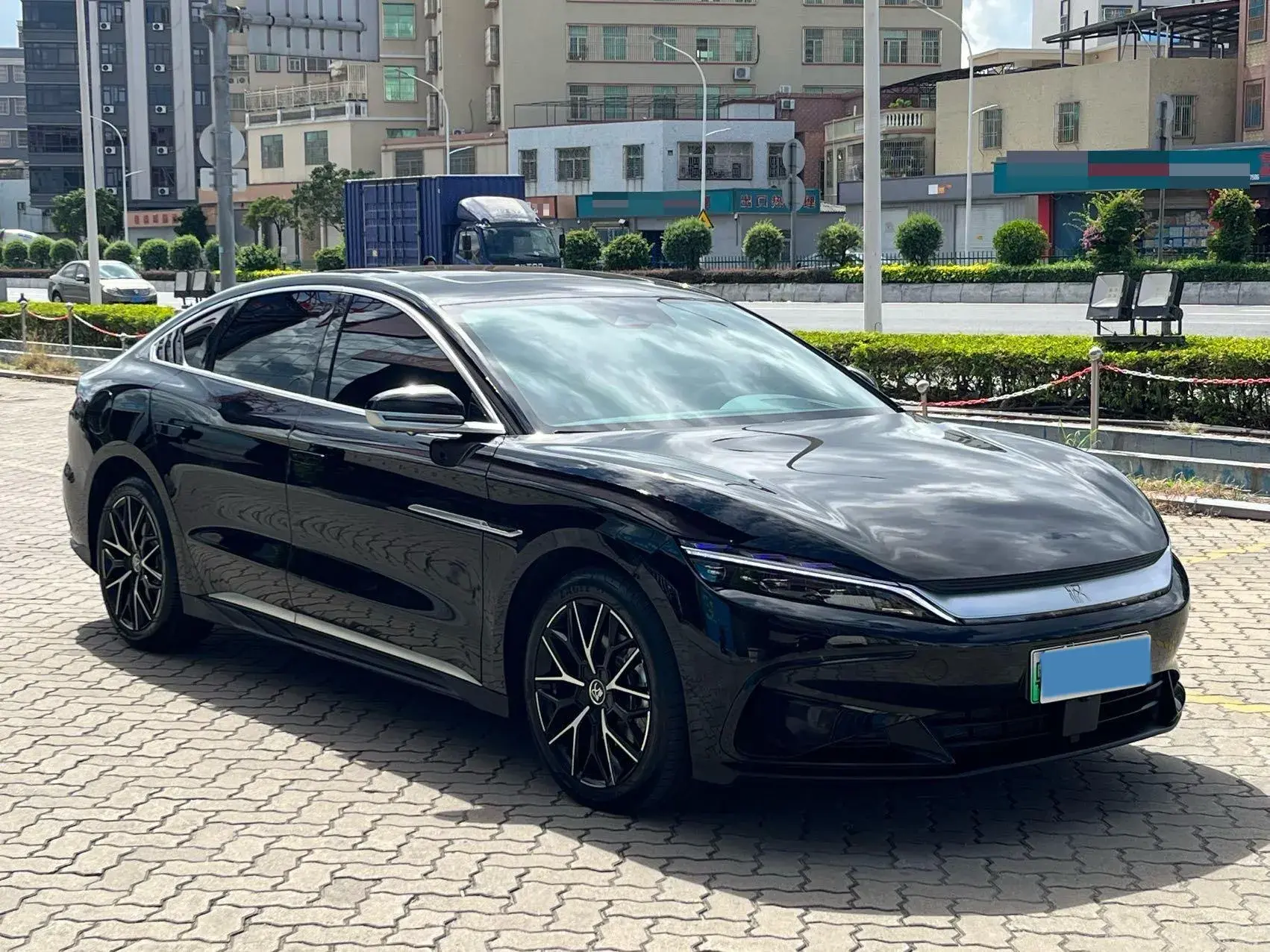 2025 BYD HAN thumbnail 3