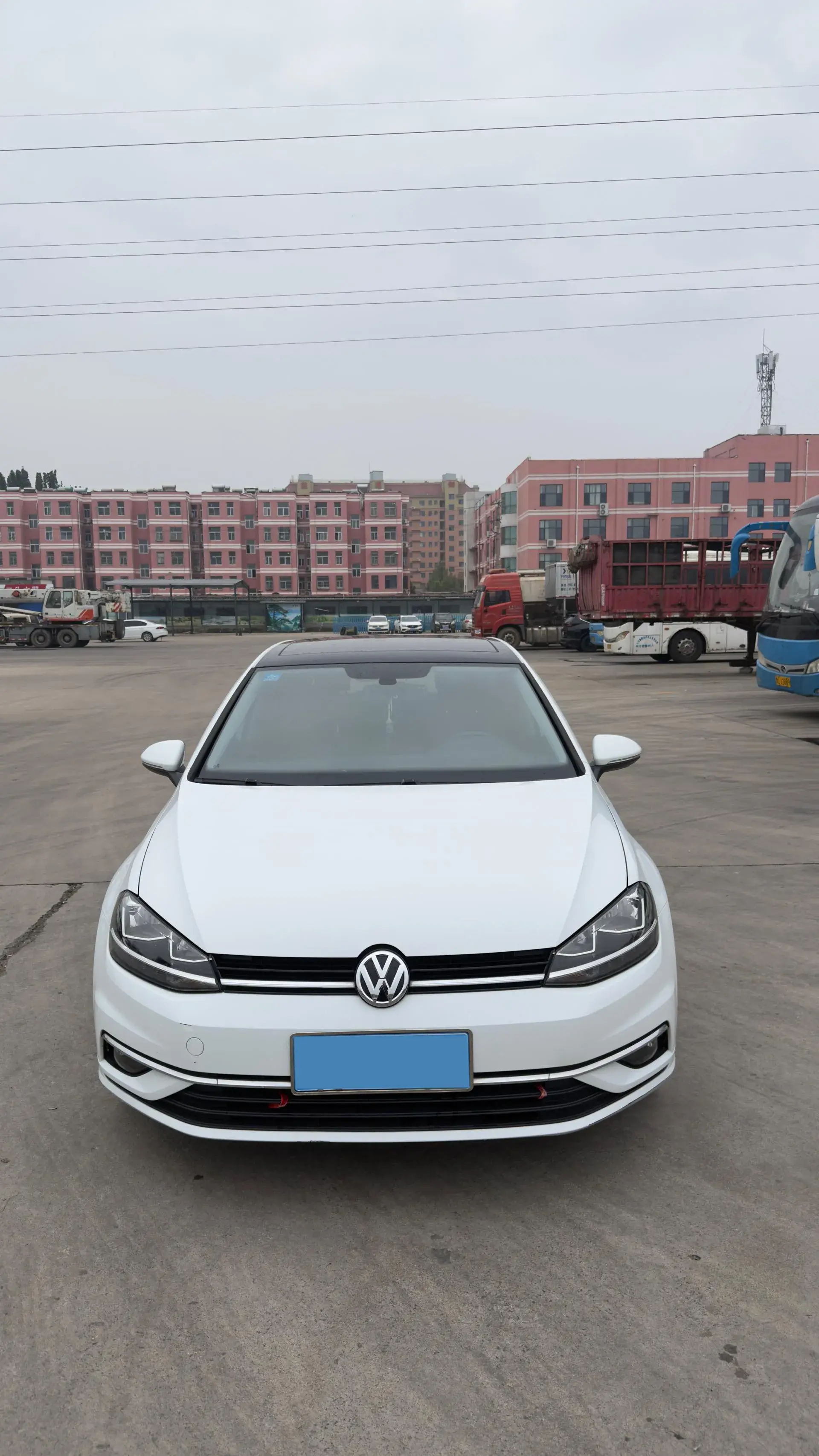 2019 VOLKSWAGEN GOLF thumbnail 4