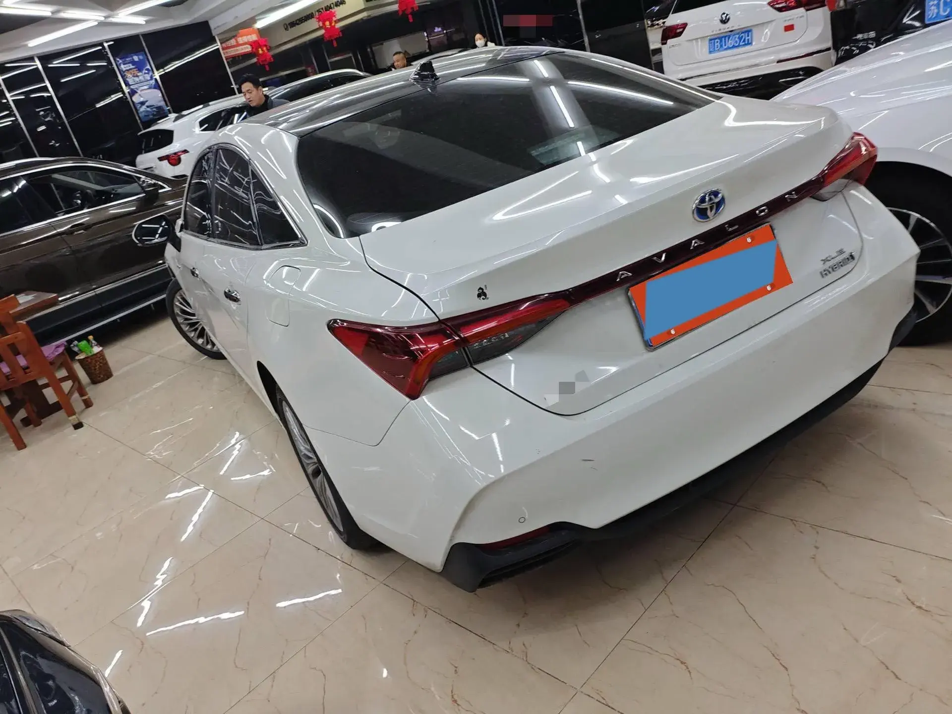 2019 TOYOTA AVALON thumbnail 4