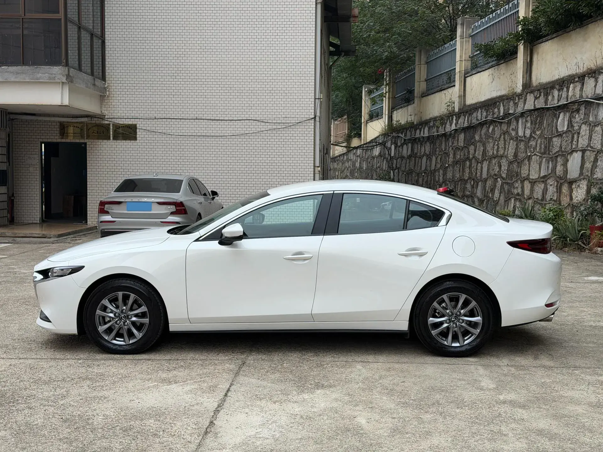 2023 MAZDA 3 thumbnail 4