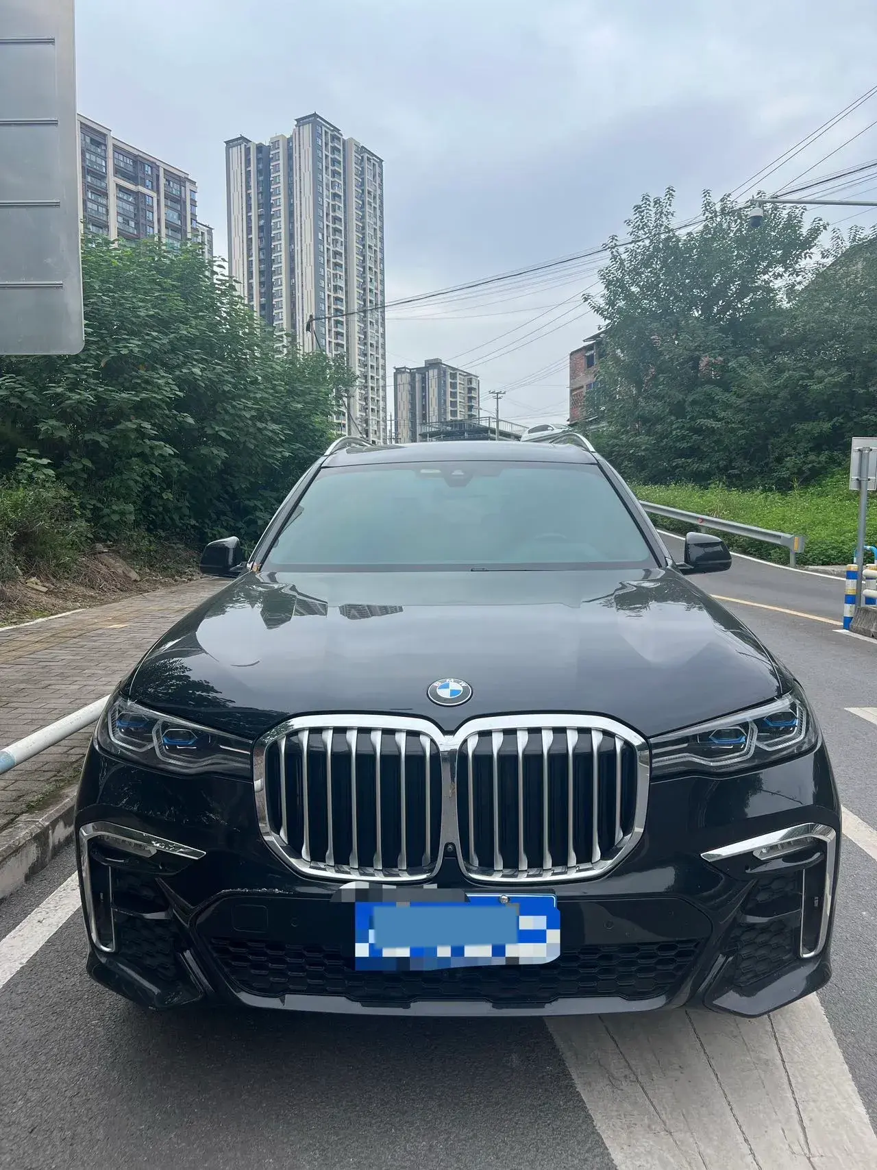 2021 BMW X7 thumbnail 2