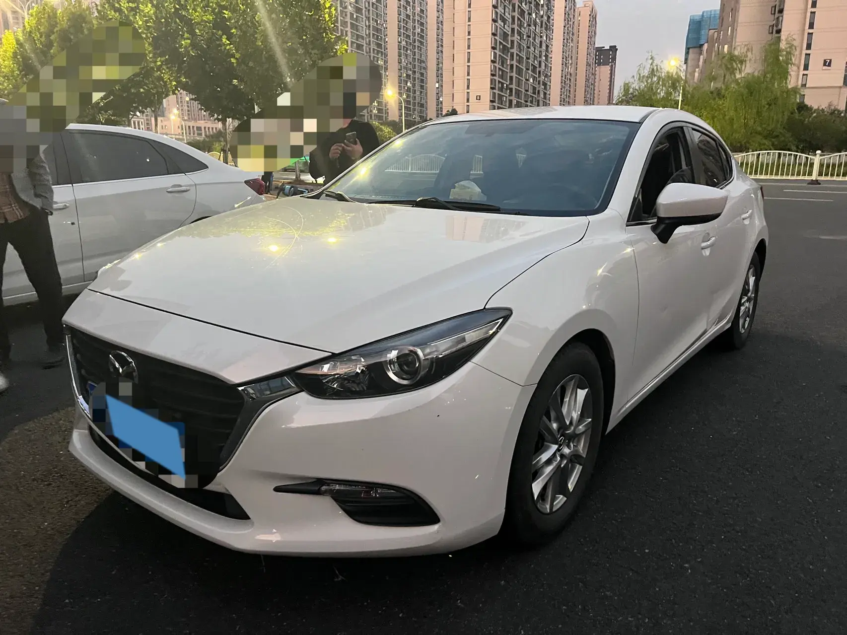 2019 MAZDA 3 view 1