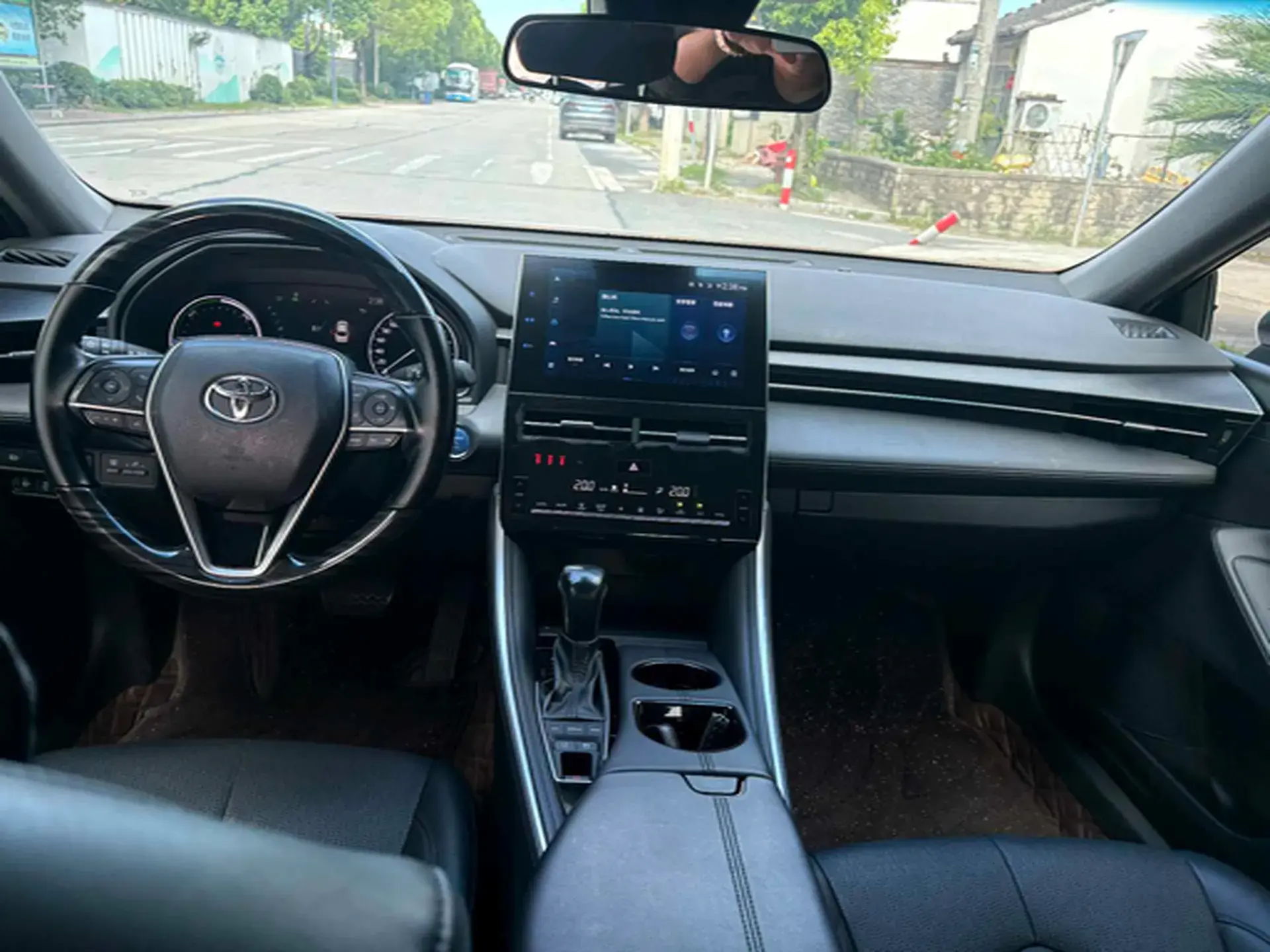 2022 TOYOTA AVALON thumbnail 4