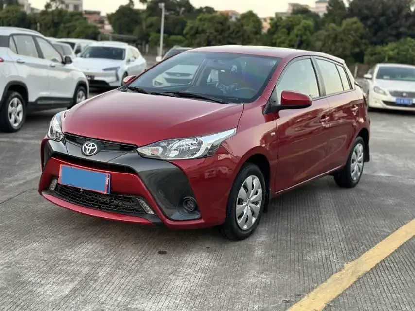 2019 TOYOTA YARIS view 1