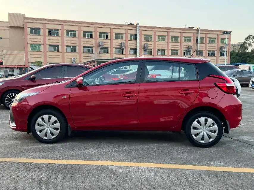 2019 TOYOTA YARIS thumbnail 3