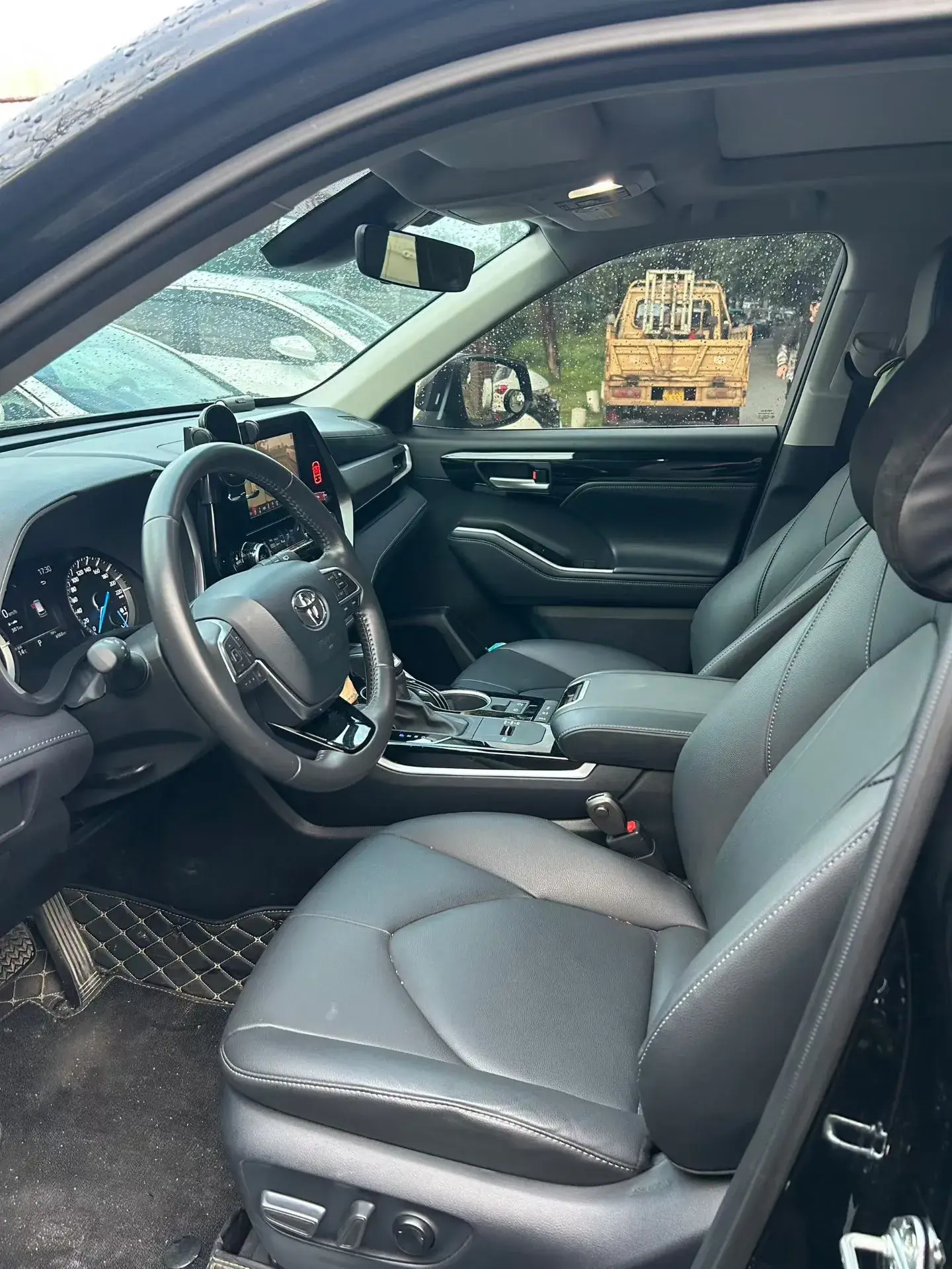 2023 TOYOTA HIGHLANDER thumbnail 3