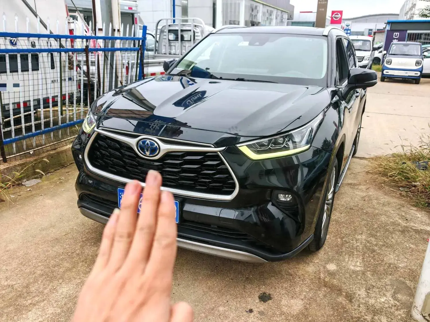 2023 TOYOTA HIGHLANDER view 1