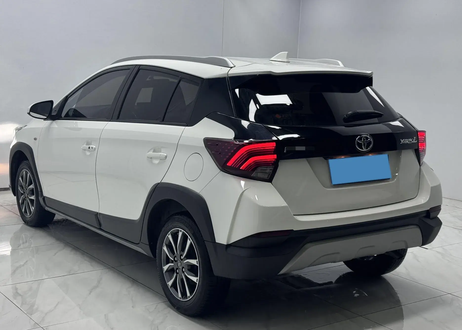 2022 TOYOTA YARIS thumbnail 4