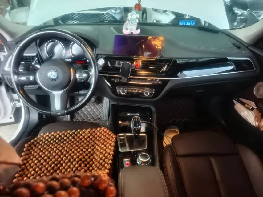 2021 BMW 1 thumbnail 4