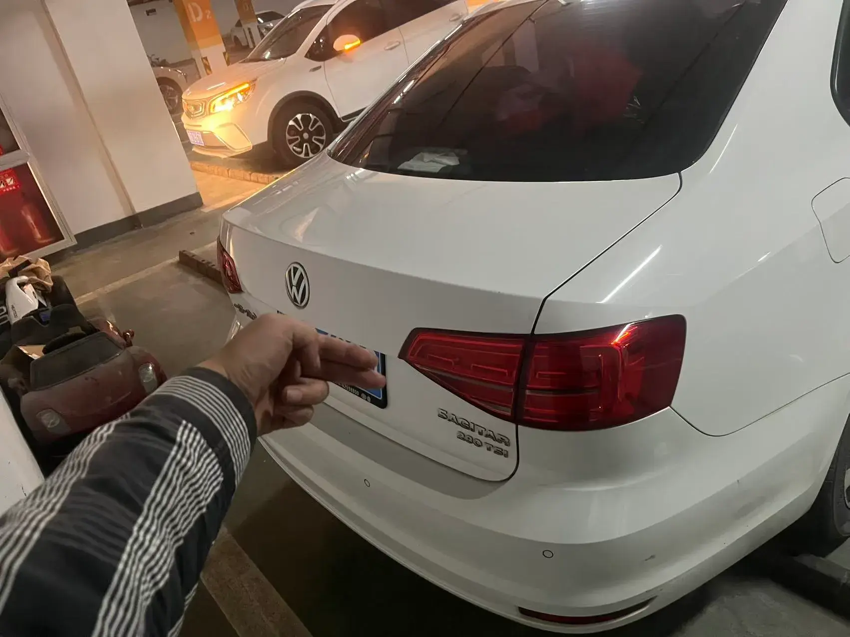 2018 VOLKSWAGEN SAGITAR thumbnail 4