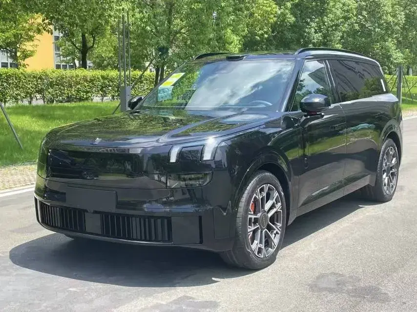 2025 LYNK&CO 900 view 1