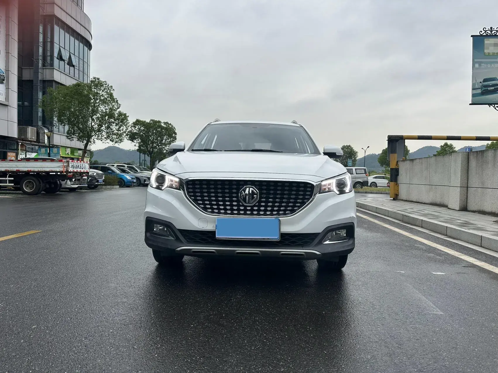 2019 MG ZS thumbnail 2