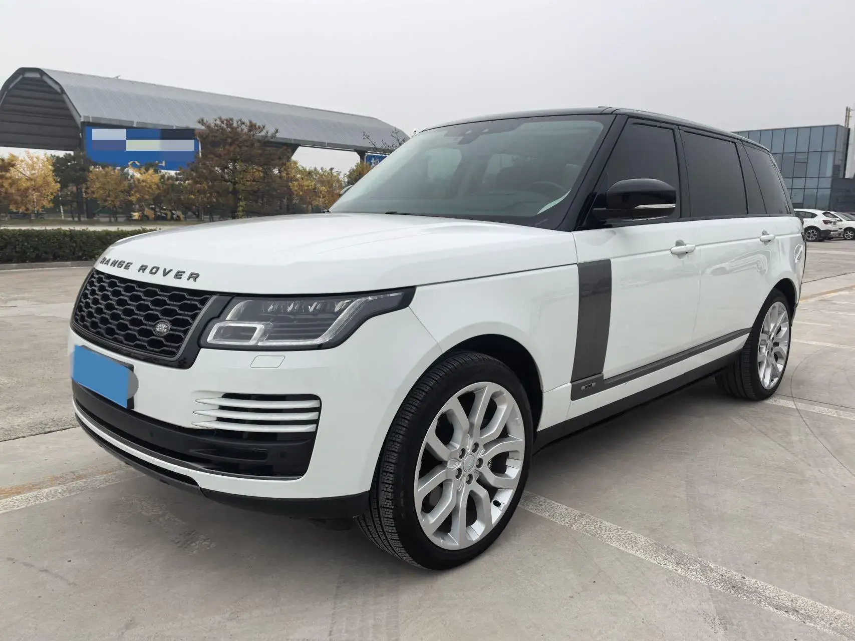 2022 LAND ROVER view 1