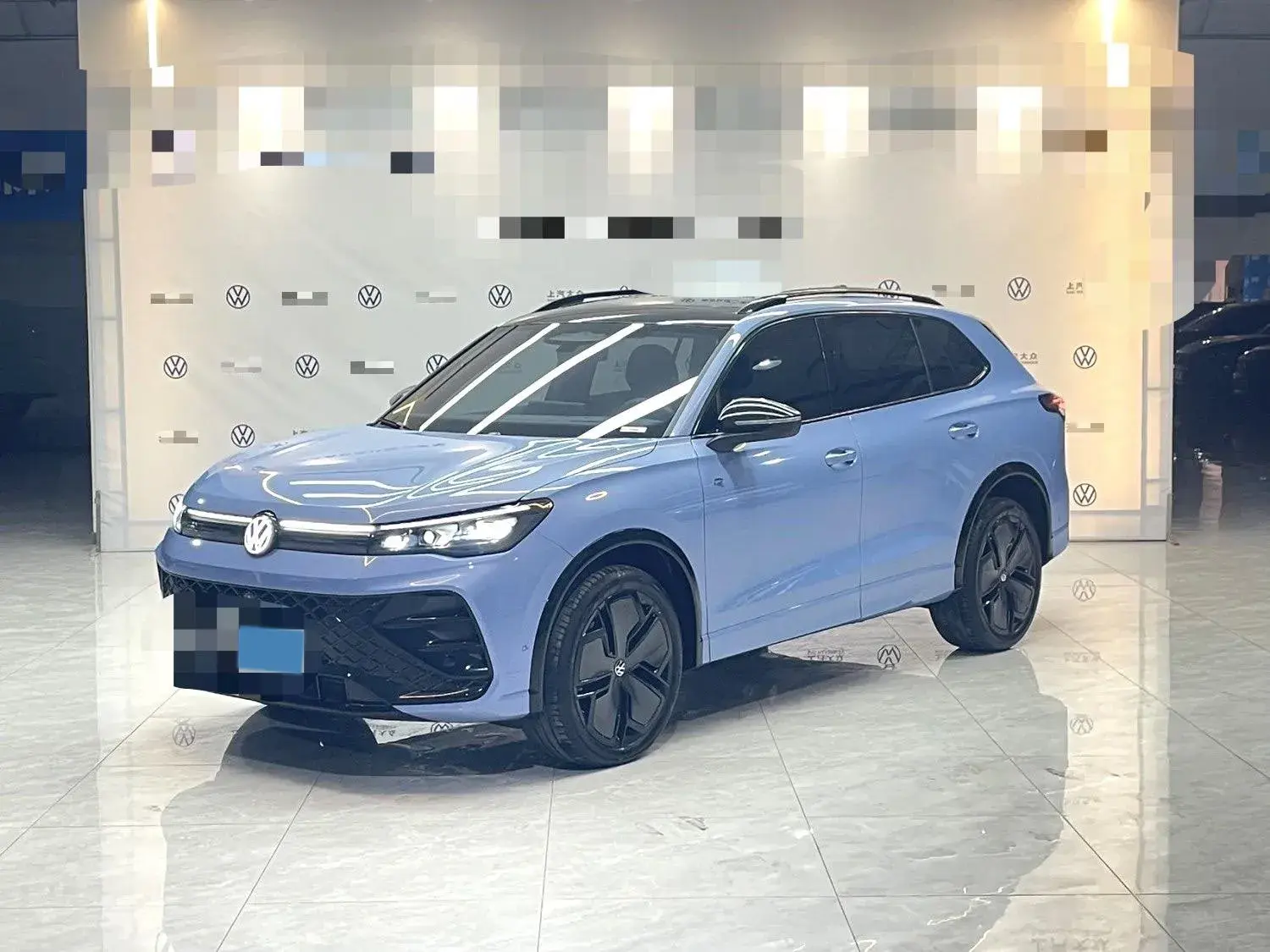 2024 VOLKSWAGEN TIGUAN view 1