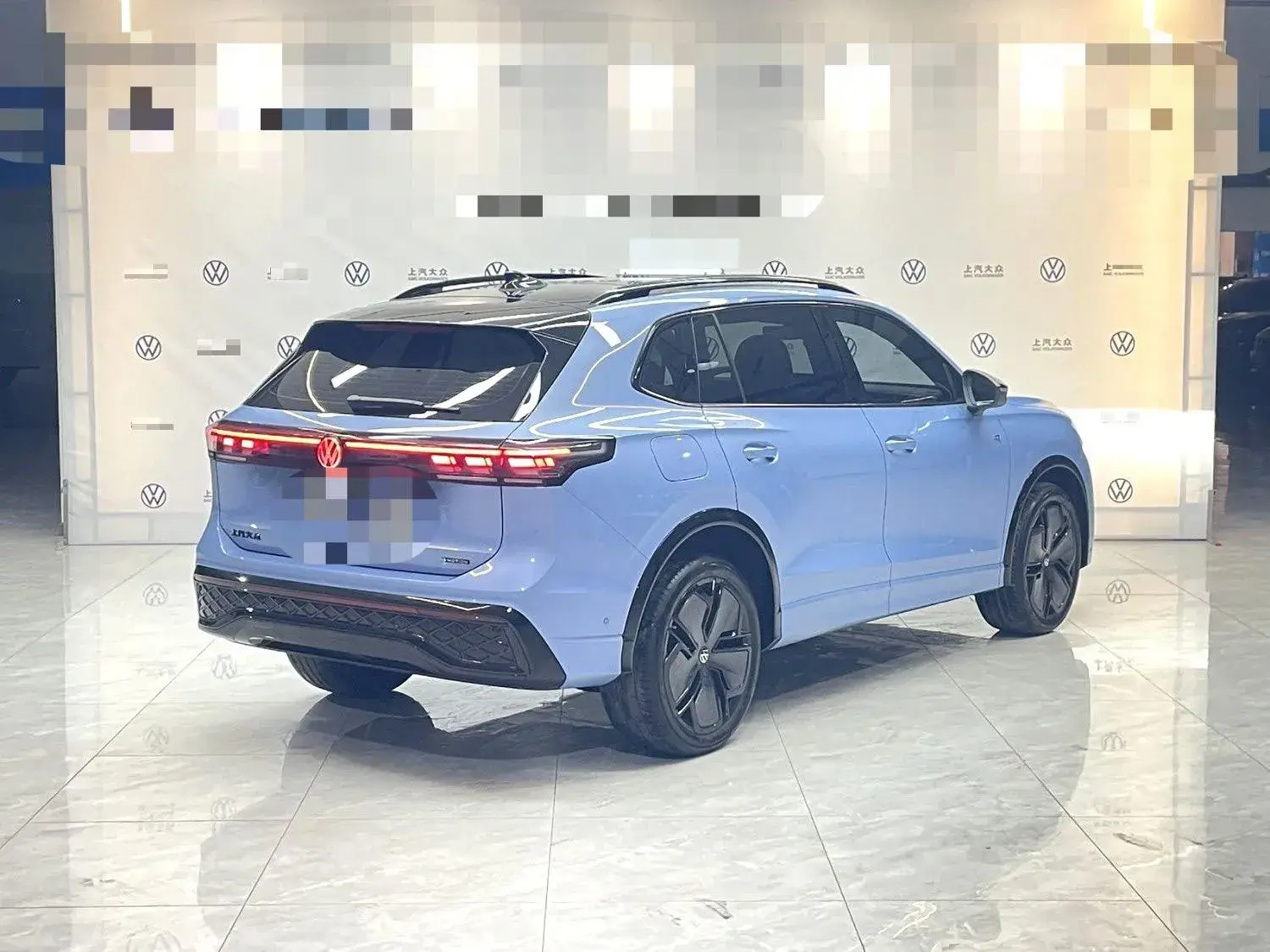 2024 VOLKSWAGEN TIGUAN thumbnail 2