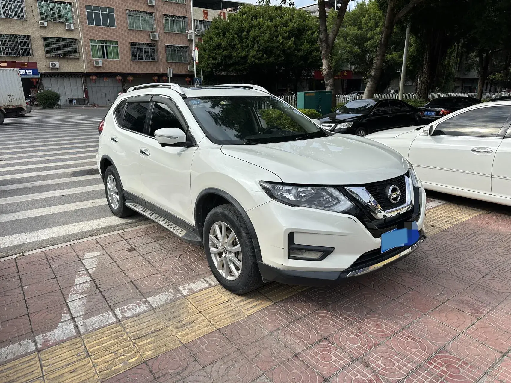 2020 NISSAN X-TRAIL thumbnail 3