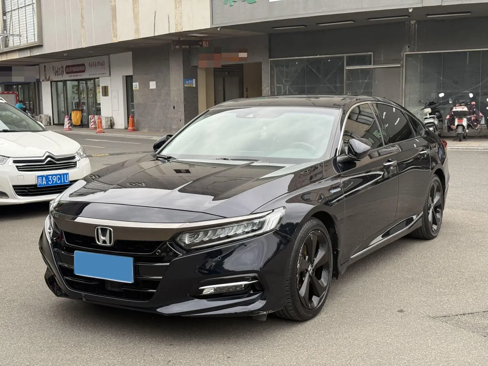 2021 HONDA ACCORD view 1