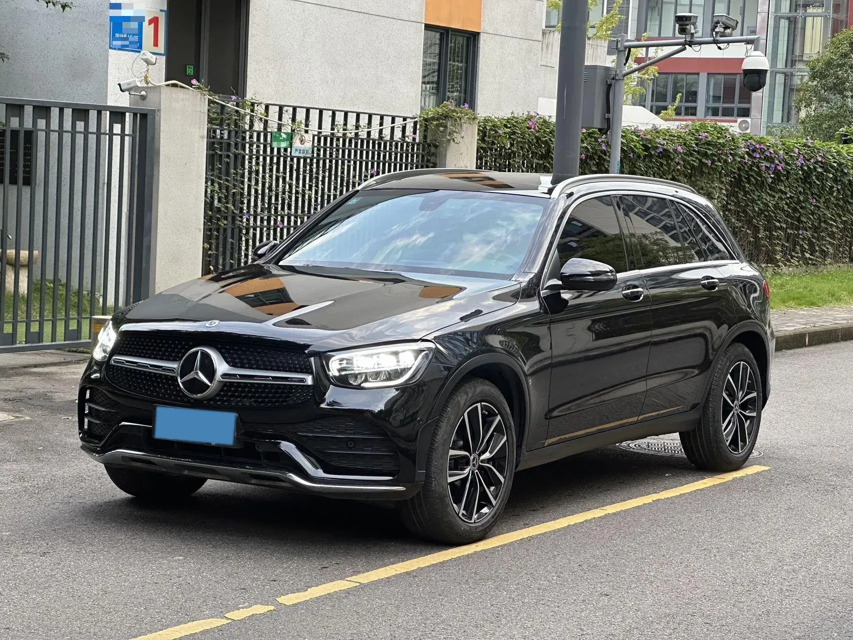 2022 MERCEDES-BENZ GLC view 1