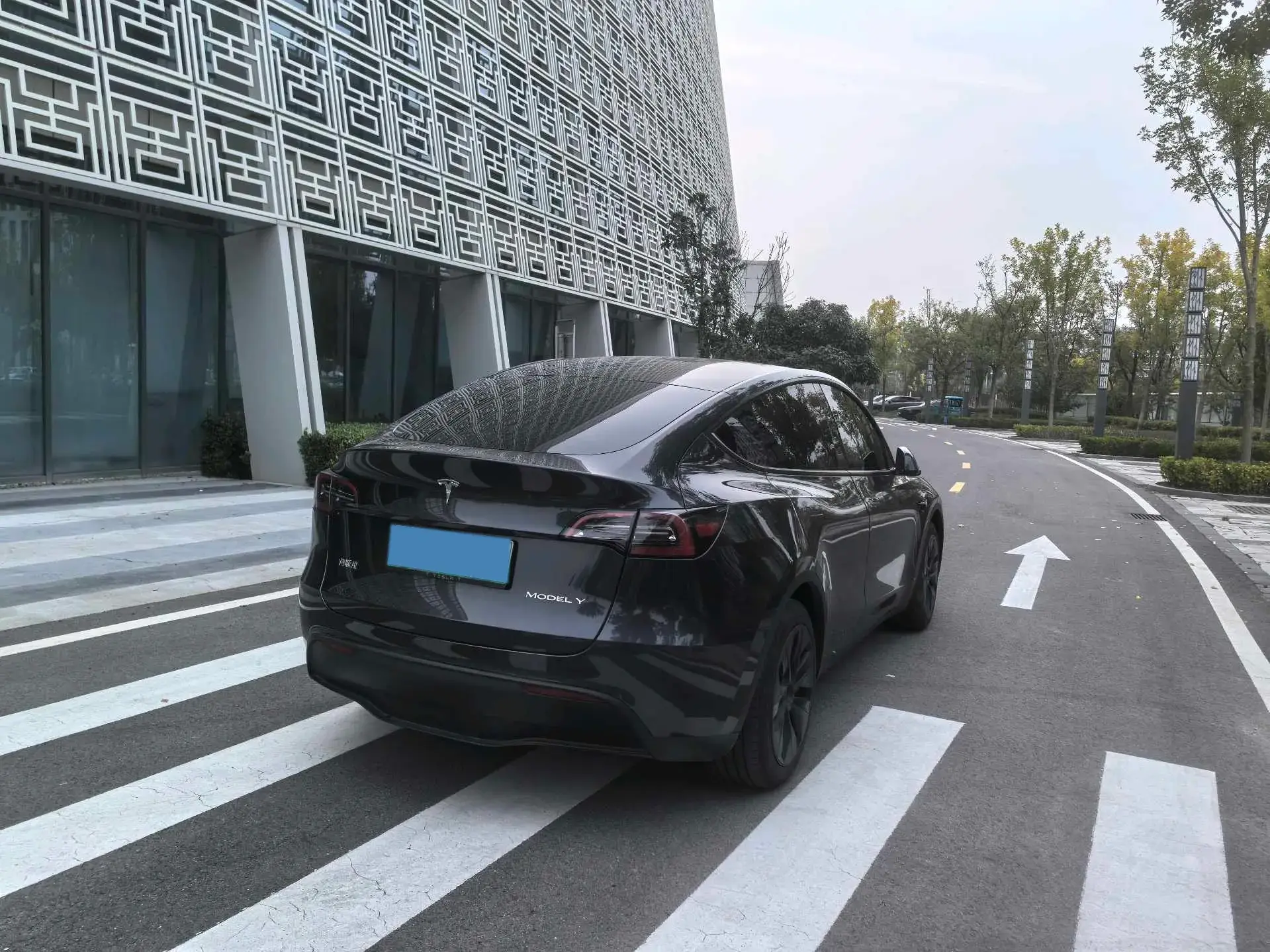 2024 TESLA MODEL thumbnail 4