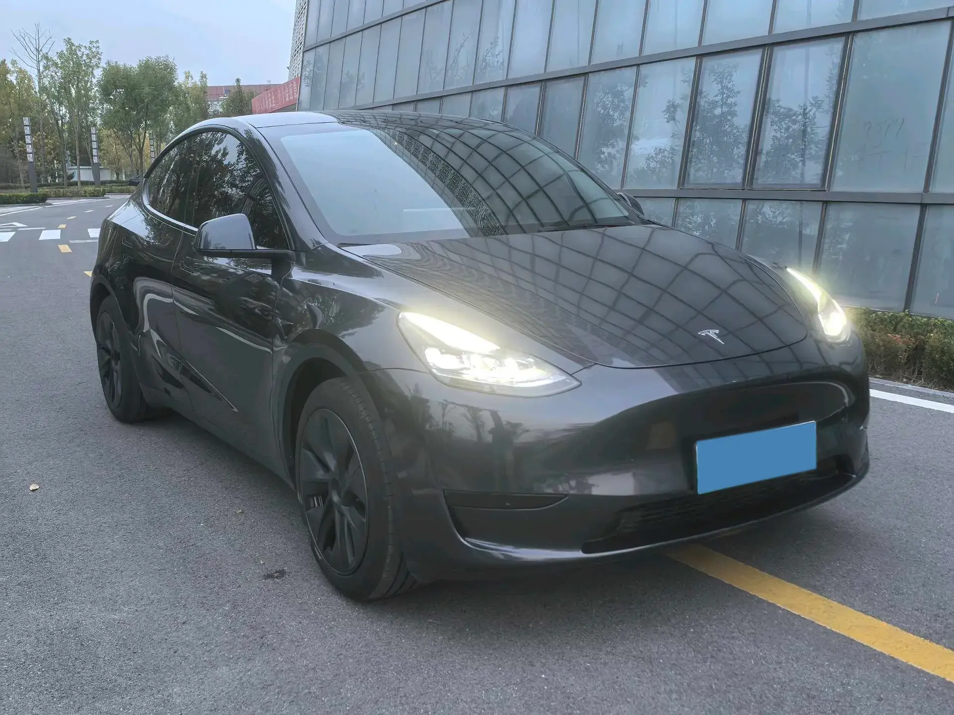 2024 TESLA MODEL thumbnail 3