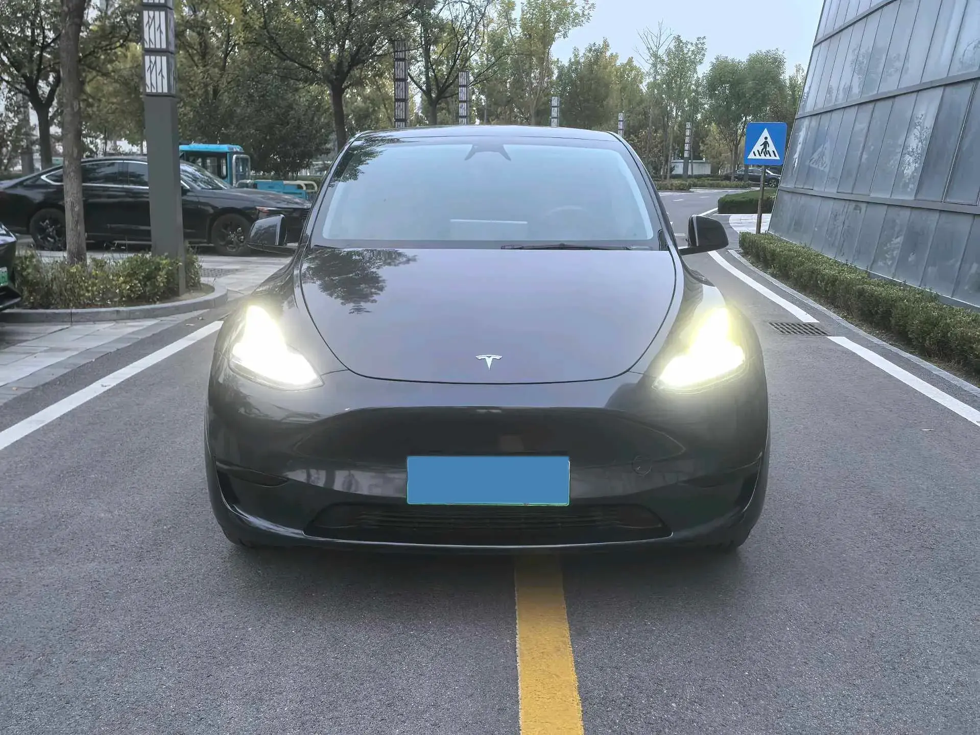 2024 TESLA MODEL thumbnail 2