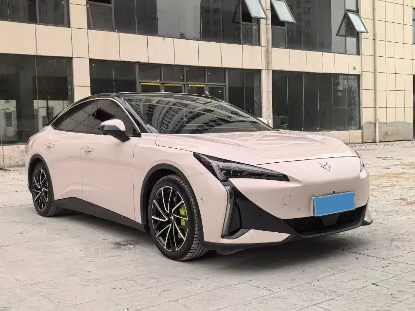 2024 ARCFOX ΑS5 thumbnail 3