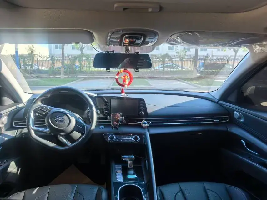 2021 HYUNDAI ELANTRA thumbnail 3