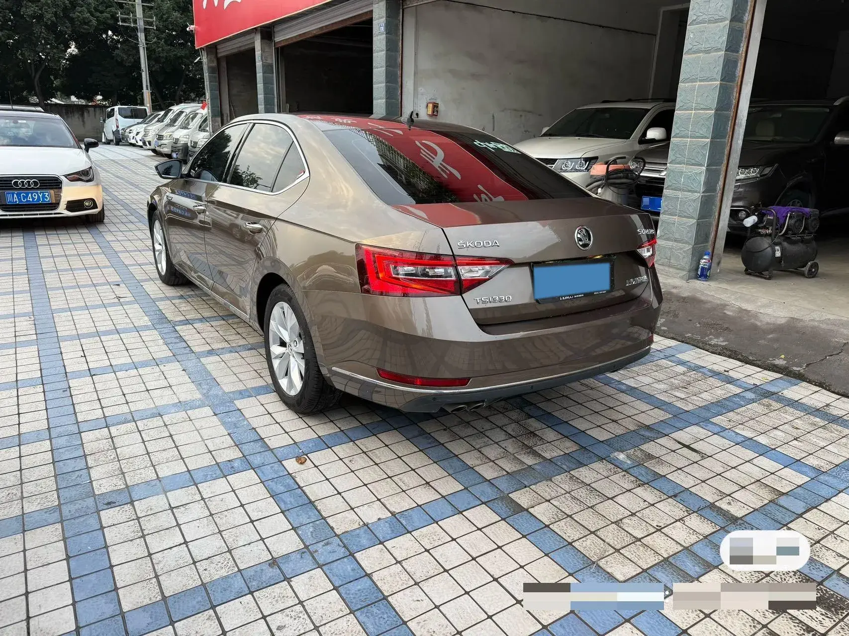 2018 SKODA SUPERB thumbnail 3