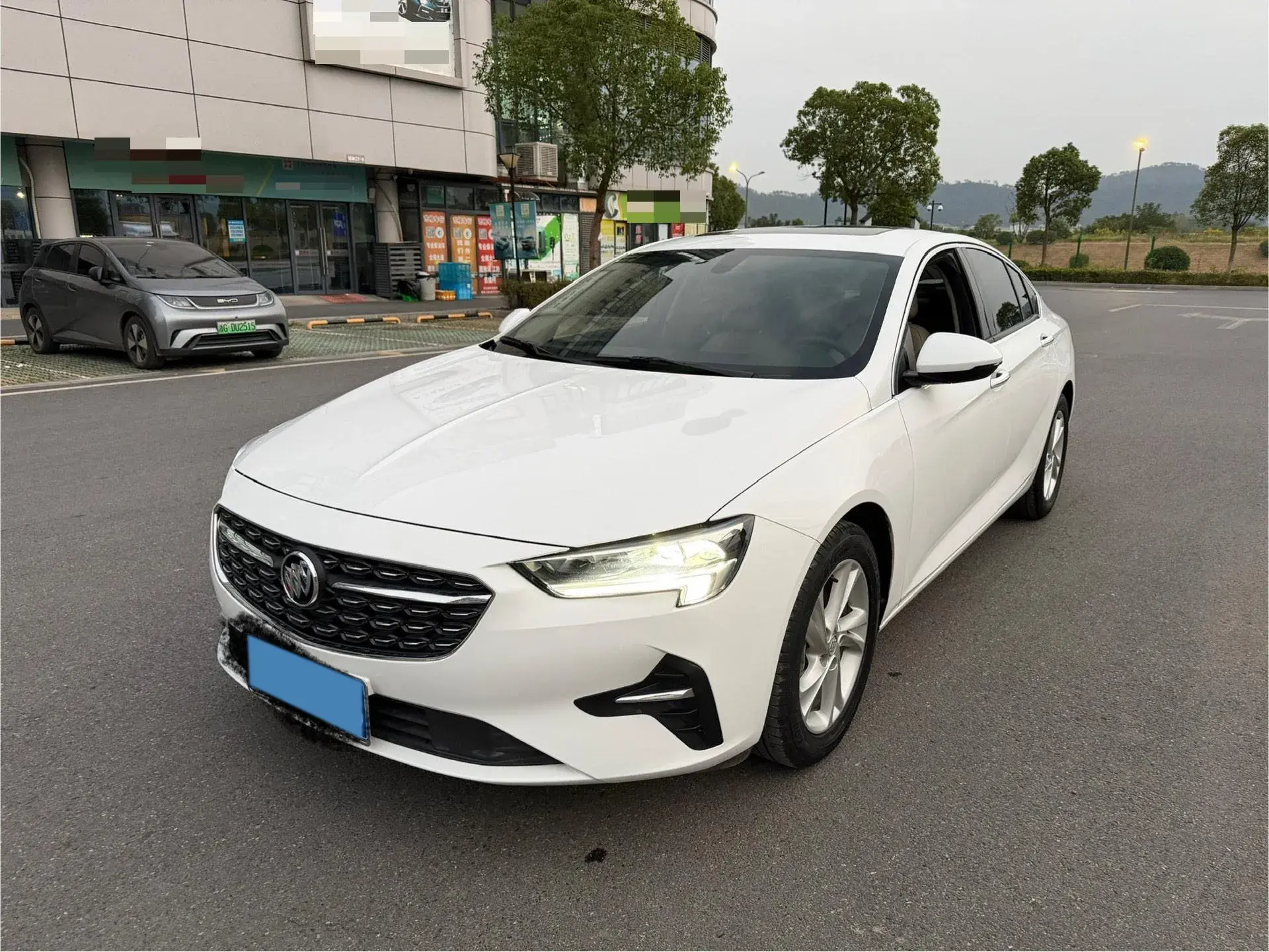 2021 BUICK REGAL view 1