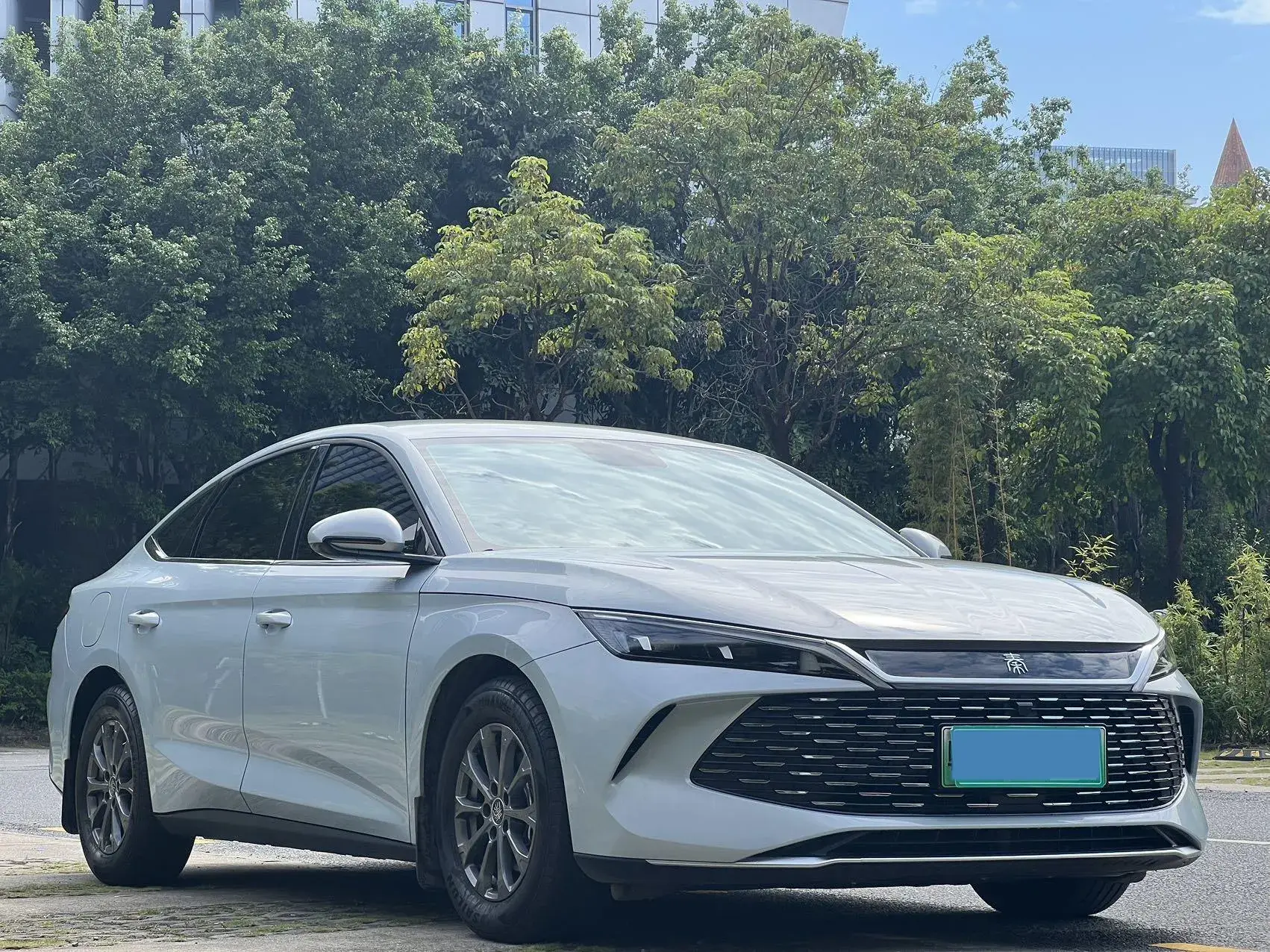 2024 BYD QINL thumbnail 3