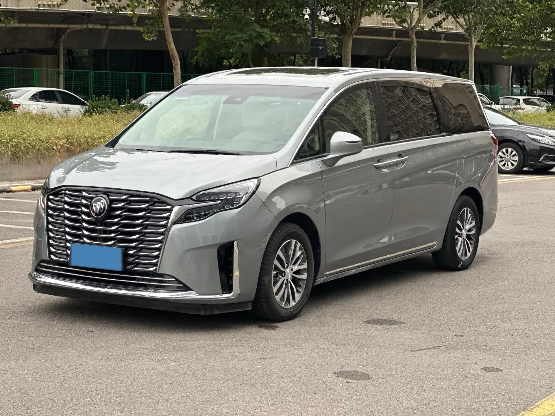 2023 BUICK GL8 view 1