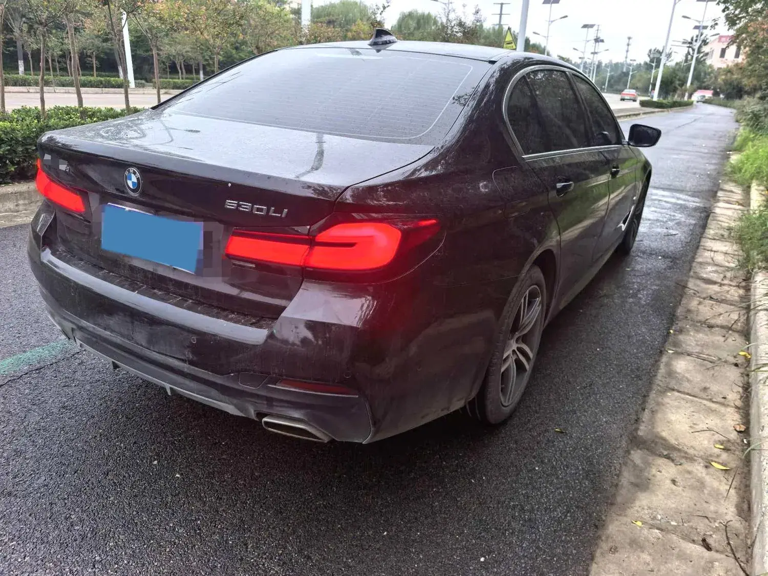 2022 BMW 5 thumbnail 4