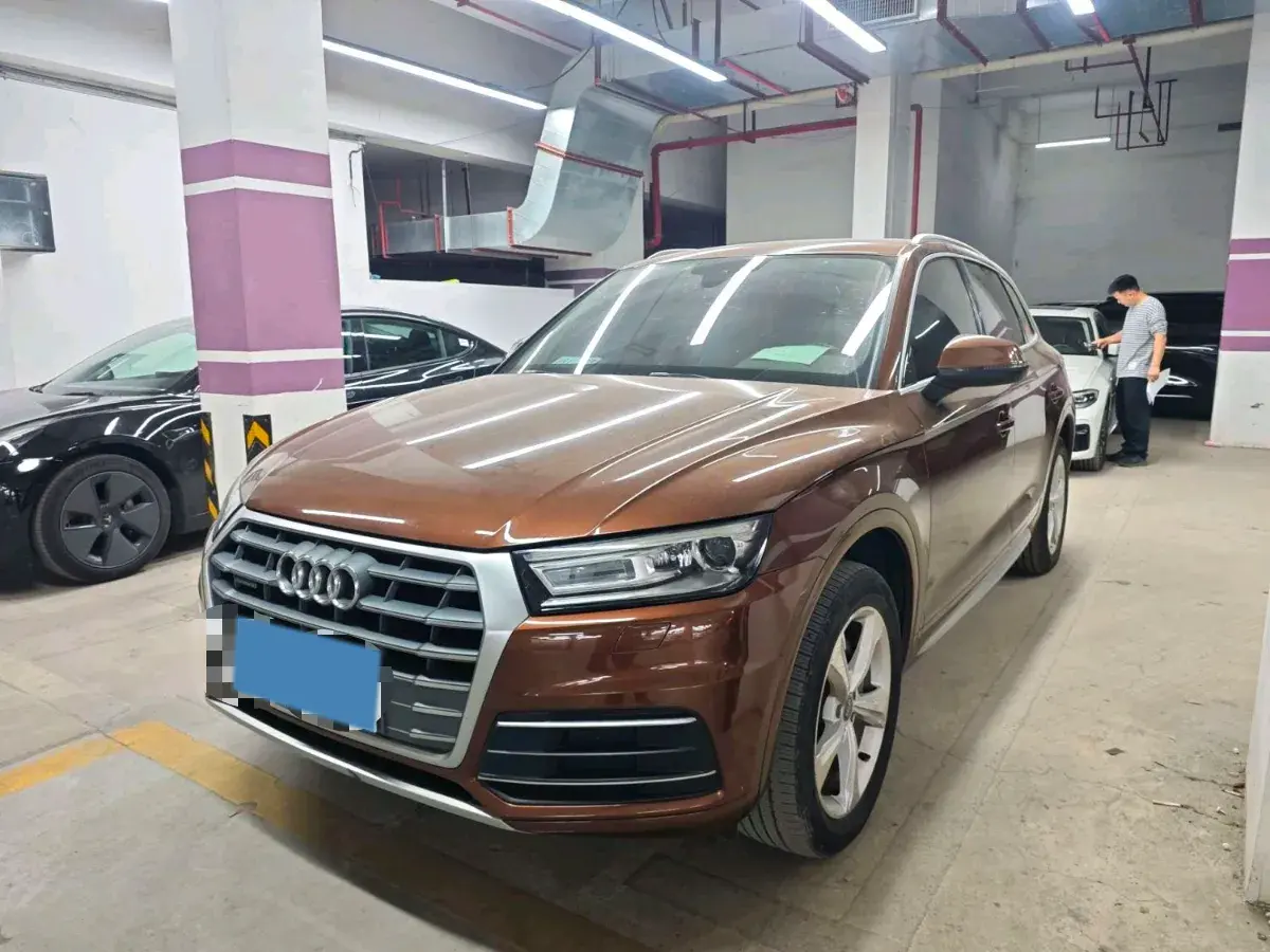 2018 AUDI Q5L view 1